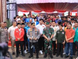 Kapolri dan Panglima TNI Bagikan 161.411 Paket Bansos Jelang Ramadan
