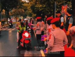 Sat Reskrim Polres Bogor Bagikan Takjil Gratis Kepada Masyarakat Kabupaten Bogor