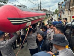 Polres Bogor Dan Polsek Gunung Putri Beserta Stakeholder Terkait Lakukan Penanggulangan Penanggulangan Bencana Alam Desa Bojong Kulur