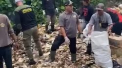 Kecamatan Cibinong Bersih Bersih Kali Baru dalam Rangka BBGRM Jelang HJB ke 543