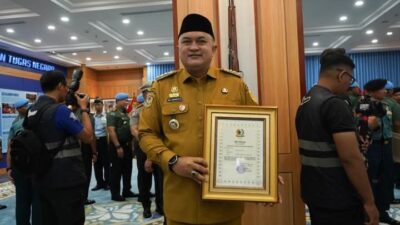 Bupati Bogor Rudy Susmanto Terima Penghargaan Brevet Kehormatan Paspampres “Setia Waspada”