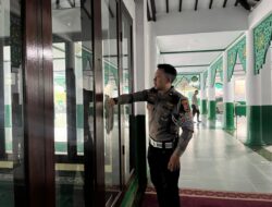 Sat Lantas Polres Bogor Gelar Bhakti Religi Sambut HUT Bhayangkara ke 80 Bersih Bersih Masjid